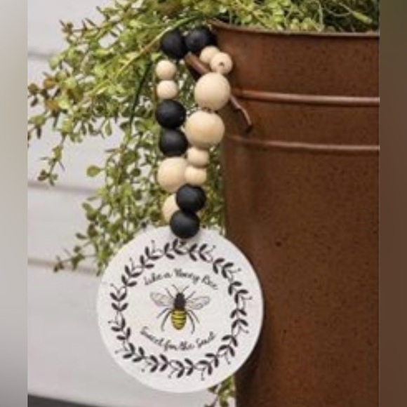 *Honey Bee Bead Hanger Sign - Picture 13 of 13